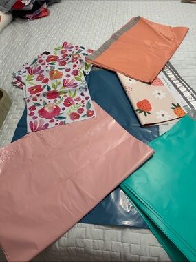 Assorted polymailers.   Pack of 25